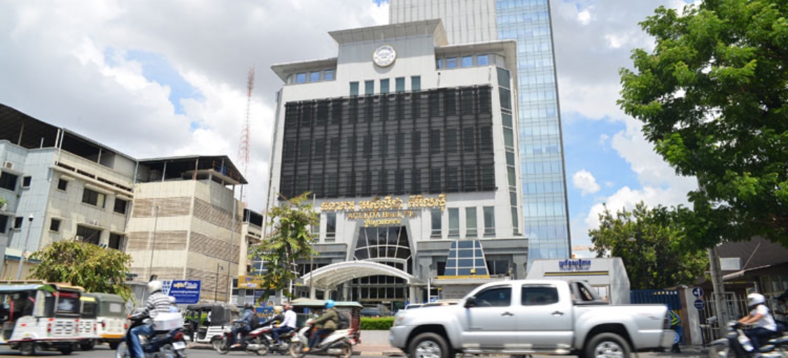 日本からカンボジアへの飛行路線図