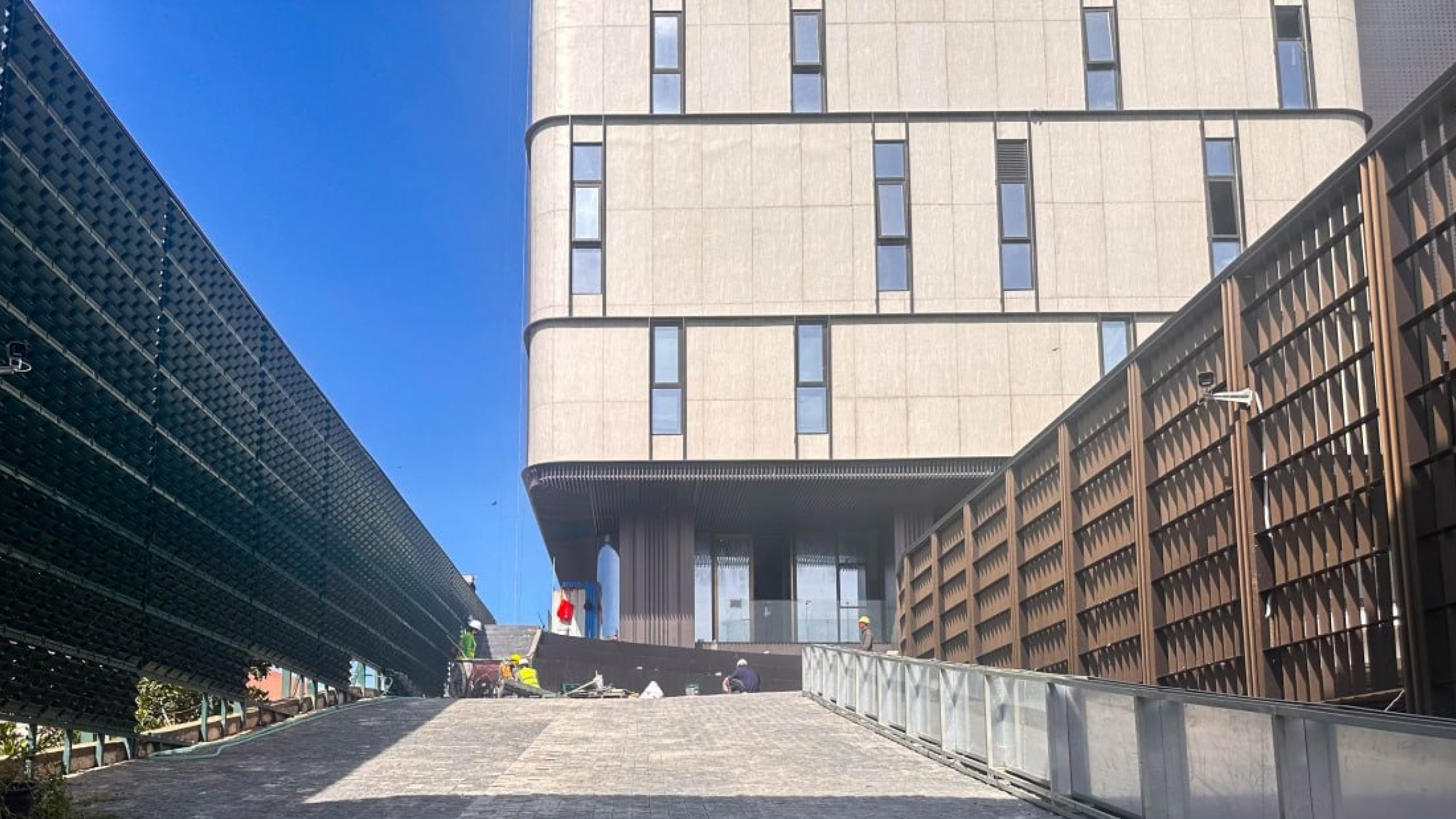 ビュー・アストン - スライダー12