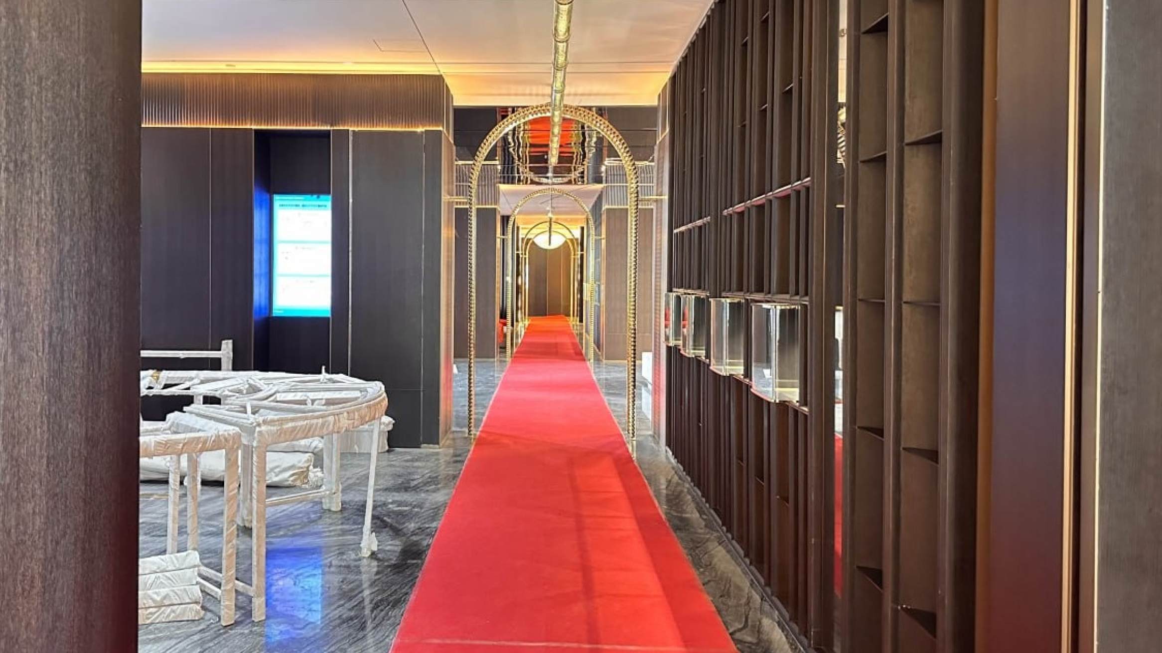 ビュー・アストン - スライダー15